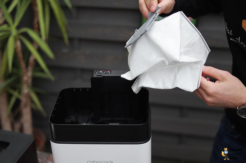 The hoover bag is inserted in the Roborock Q7 Max+ emptying station